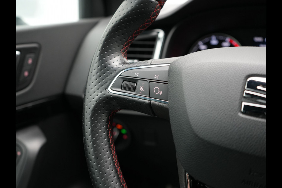 Seat Ateca 1.5 TSI FR DSG 150pk Dealer O.H. | Trekhaak Af Fabriek | Camera | Beats Audio | 19"L.M | Alcantara Sportstoelen Verwarmd | Sfeerverlichting | Apple Carplay | Keyless | Navigatie | DAB | Cruise Control |