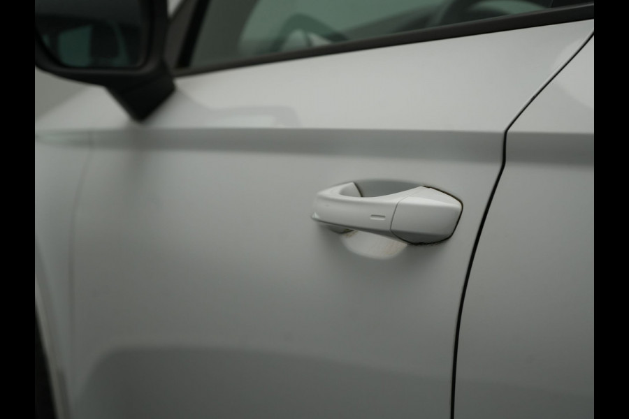 Seat Ateca 1.5 TSI FR DSG 150pk Dealer O.H. | Trekhaak Af Fabriek | Camera | Beats Audio | 19"L.M | Alcantara Sportstoelen Verwarmd | Sfeerverlichting | Apple Carplay | Keyless | Navigatie | DAB | Cruise Control |