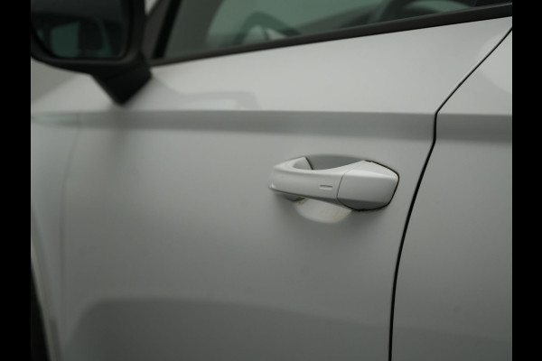 Seat Ateca 1.5 TSI FR DSG 150pk Dealer O.H. | Trekhaak Af Fabriek | Camera | Beats Audio | 19"L.M | Alcantara Sportstoelen Verwarmd | Sfeerverlichting | Apple Carplay | Keyless | Navigatie | DAB | Cruise Control |