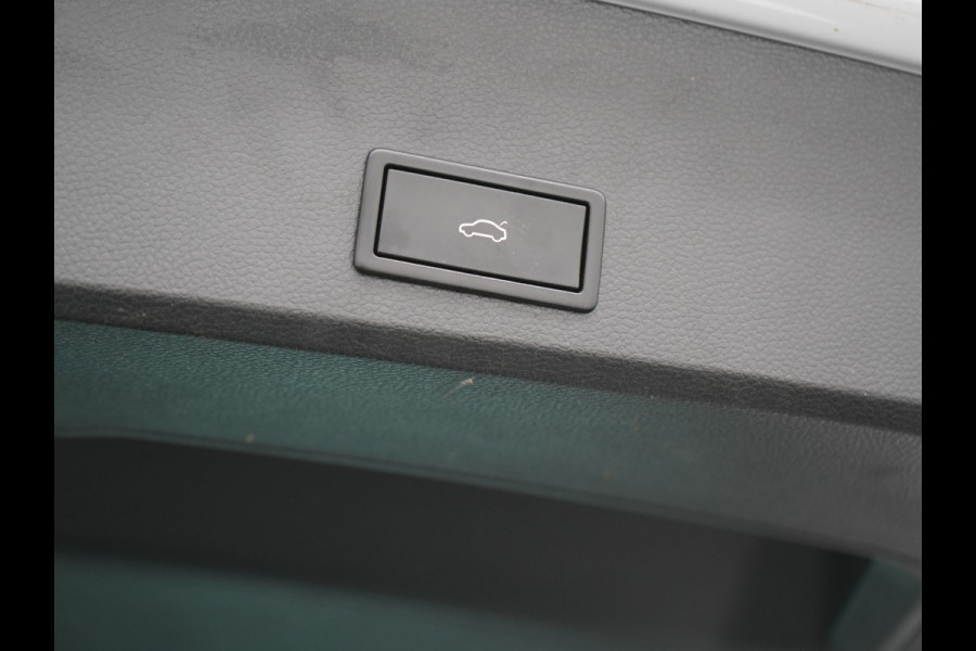 Seat Ateca 1.5 TSI FR DSG 150pk Dealer O.H. | Trekhaak Af Fabriek | Camera | Beats Audio | 19"L.M | Alcantara Sportstoelen Verwarmd | Sfeerverlichting | Apple Carplay | Keyless | Navigatie | DAB | Cruise Control |