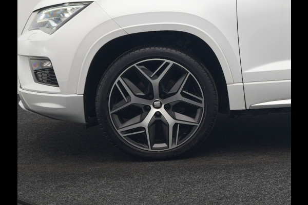 Seat Ateca 1.5 TSI FR DSG 150pk Dealer O.H. | Trekhaak Af Fabriek | Camera | Beats Audio | 19"L.M | Alcantara Sportstoelen Verwarmd | Sfeerverlichting | Apple Carplay | Keyless | Navigatie | DAB | Cruise Control |