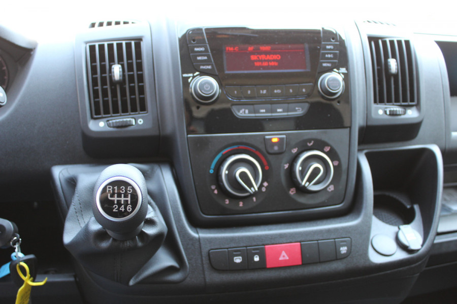 Opel Movano Bakwagen met klep, Airco, Zijdeur Dhollandia laadklep, Cruise control, Airco Meubelbak, Laadlift