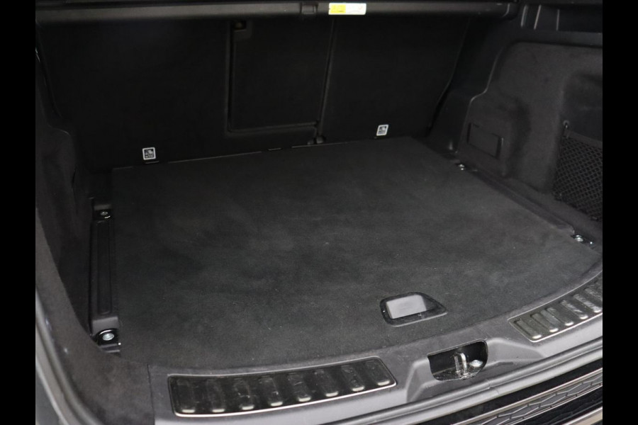 Land Rover Discovery Sport P300e 1.5 R-Dynamic | Leder | Stoelverwarming | Trekhaak | Carplay | Meridian Sound | Camera | 20'' | Full LED | Navigatie | Getint glas | Cruise control