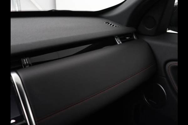 Land Rover Discovery Sport P300e 1.5 R-Dynamic | Leder | Stoelverwarming | Trekhaak | Carplay | Meridian Sound | Camera | 20'' | Full LED | Navigatie | Getint glas | Cruise control