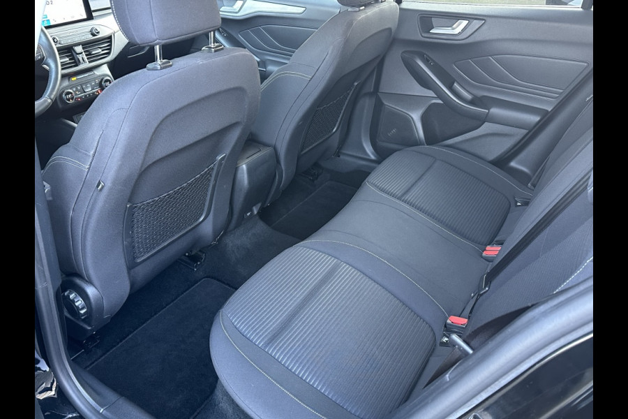 Ford FOCUS Wagon 1.5 EcoB. Tit. Bns WINTERPACK! TREKHAAK! ALL-SEASON! KEYLESS!