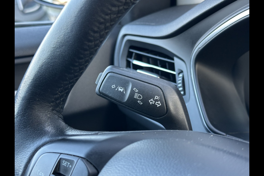 Ford FOCUS Wagon 1.5 EcoB. Tit. Bns WINTERPACK! TREKHAAK! ALL-SEASON! KEYLESS!