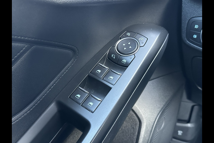 Ford FOCUS Wagon 1.5 EcoB. Tit. Bns WINTERPACK! TREKHAAK! ALL-SEASON! KEYLESS!