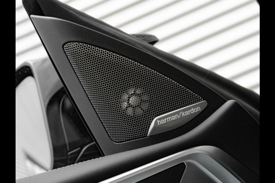 BMW 4 Serie Coupé M4 xDrive Competition - Carbon Brakes - M-Driver Pack - Stoelventilatie