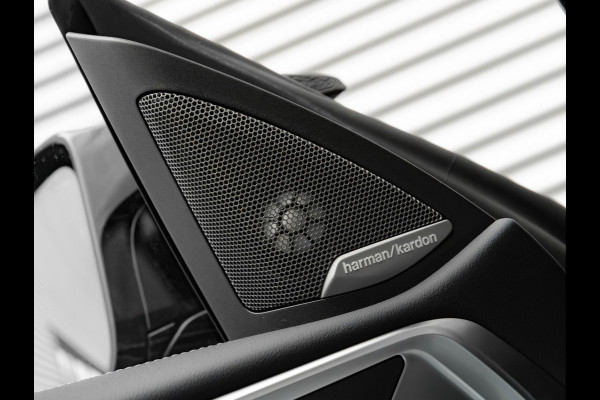BMW 4 Serie Coupé M4 xDrive Competition - Carbon Brakes - M-Driver Pack - Stoelventilatie