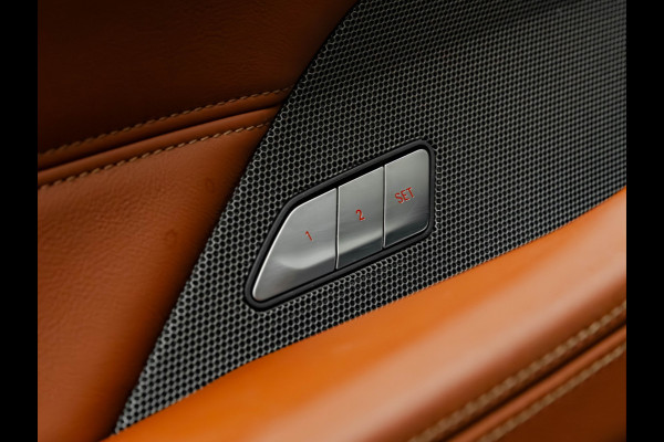 BMW 4 Serie Coupé M4 xDrive Competition - Carbon Brakes - M-Driver Pack - Stoelventilatie