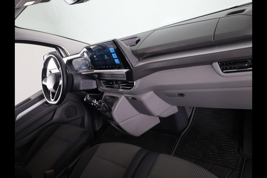 Volkswagen Transporter 2.0 TDI L2H1 30 Life | 110 PK Hand | Styling pakket | Camera | App Connect | Trekhaak |