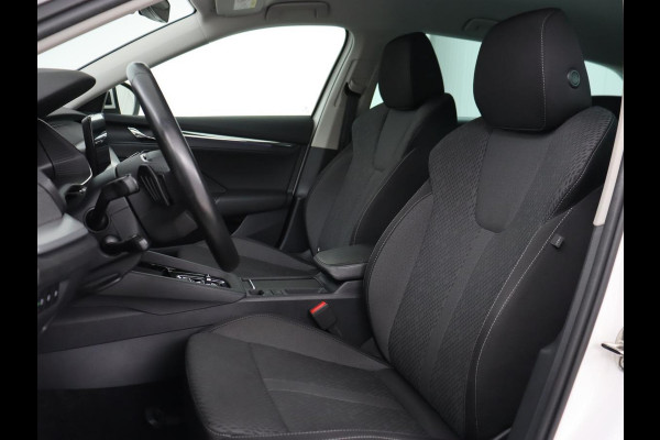 Škoda Octavia 1.5 TSI Business Edition Plus | Stoelverwarming | Trekhaak | Adaptive cruise | Keyless | Full LED | Parkeerhulp | Climate control