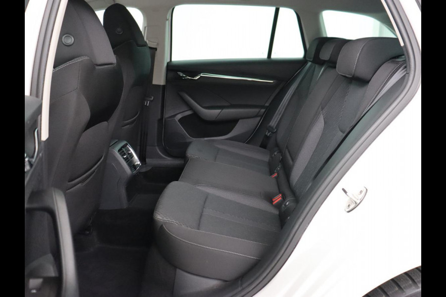 Škoda Octavia 1.5 TSI Business Edition Plus | Stoelverwarming | Trekhaak | Adaptive cruise | Keyless | Full LED | Parkeerhulp | Climate control