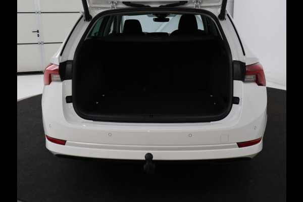 Škoda Octavia 1.5 TSI Business Edition Plus | Stoelverwarming | Trekhaak | Adaptive cruise | Keyless | Full LED | Parkeerhulp | Climate control