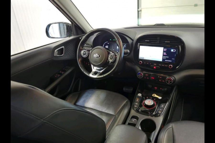 Kia e-Soul 150kW / 64kWh Executive line / Leder / TV. DVD scherm A./ Pdc+Camera / Xenon / Navigatie / Airco-ecc. / Apk 12-2026
