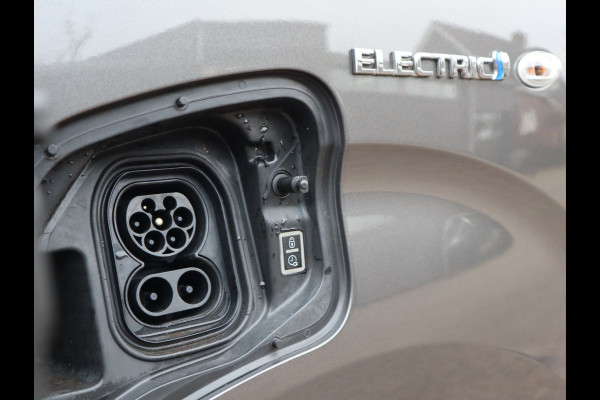 Toyota PROACE Electric Worker 50 kWh SoH 94,9 % Snelladen L3 Extra lang - NL Auto - Trekhaak