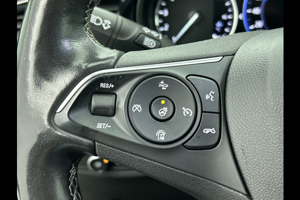 Opel Insignia Sports Tourer 1.5 CDTI 123PK Business Elegance / Leder / Trekhaak / Camera / Stoel-Stuurverwarming / Xenon / Airco-ecc. / Apk 01-2027