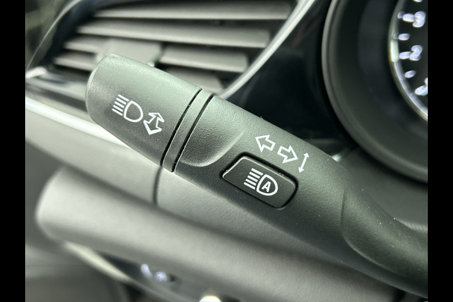 Opel Insignia Sports Tourer 1.5 CDTI 123PK Business Elegance / Leder / Trekhaak / Camera / Stoel-Stuurverwarming / Xenon / Airco-ecc. / Apk 01-2027