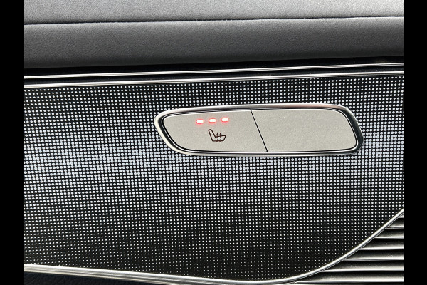 Mercedes-Benz EQC 400 4MATIC Business Solution 80 kWh (SFEERVERRLICHTING, CAMERA, ADAPTIVE CRUISE, STOELVERWARMING, DODEHOEK)