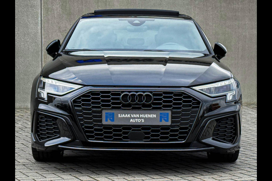 Audi A3 Sportback 35TFSI 150pk S-Tronic Competition S Edition S-Line Black Edtion! Pano|Kuipstoelen|Ambiance|Matrix|Virtual|Camera
