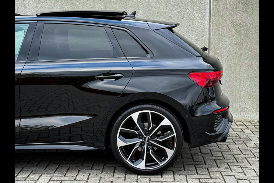 Audi A3 Sportback 35TFSI 150pk S-Tronic Competition S Edition S-Line Black Edtion! Pano|Kuipstoelen|Ambiance|Matrix|Virtual|Camera