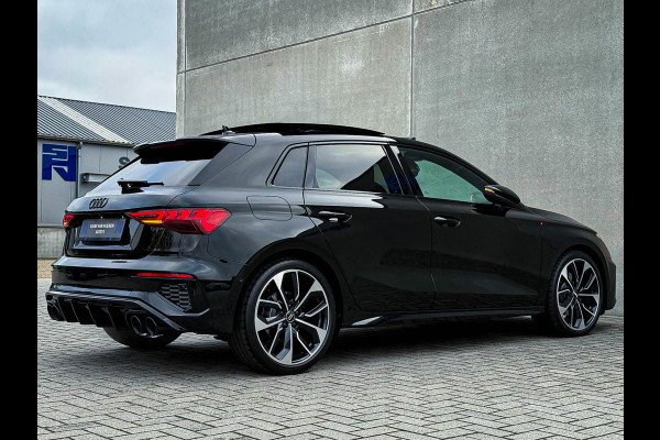 Audi A3 Sportback 35TFSI 150pk S-Tronic Competition S Edition S-Line Black Edtion! Pano|Kuipstoelen|Ambiance|Matrix|Virtual|Camera