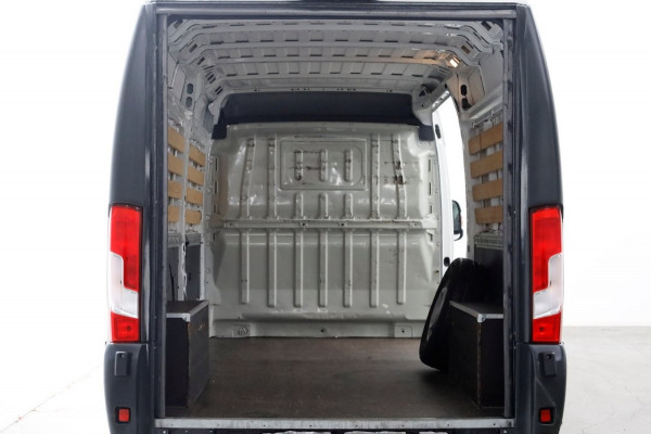 Peugeot Boxer 2.0 BlueHDI 130pk E6 L3H2 Navi/Camera Laadklep 500kg 05-2018