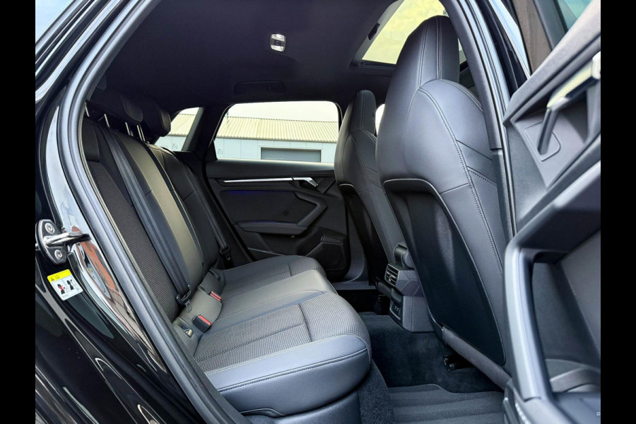 Audi A3 Sportback 35TFSI 150pk S-Tronic Competition S Edition S-Line Black Edtion! Pano|Kuipstoelen|Ambiance|Matrix|Virtual|Camera