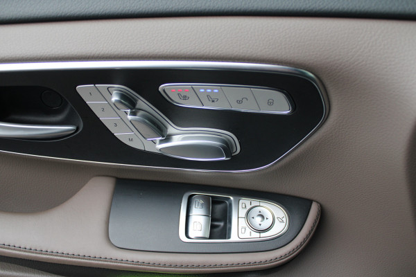 Mercedes-Benz V-Klasse 300d / AMG / Exclusive / 4-matic / Luchtvering / 7-pers / Pano / 360 Cam / Burmester / Vol Opties / NIEUWSTAAT.