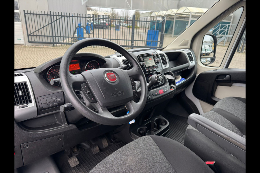 Fiat Ducato 35 2.3 MultiJet Bakwagen Met Laadklep/Meubelbak/Cruise control