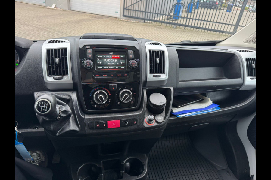 Fiat Ducato 35 2.3 MultiJet Bakwagen Met Laadklep/Meubelbak/Cruise control