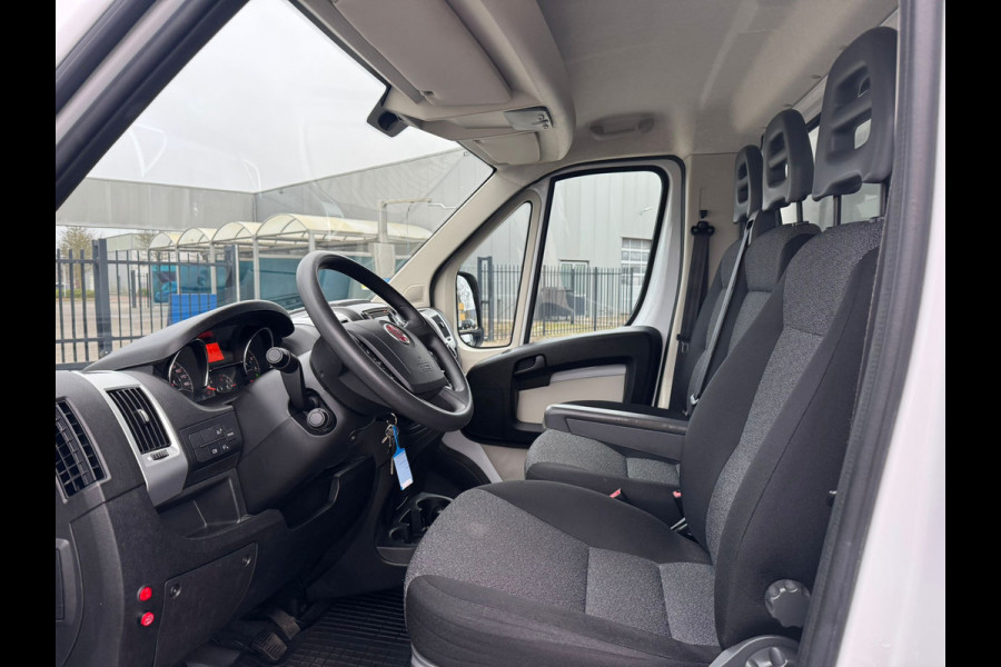 Fiat Ducato 35 2.3 MultiJet Bakwagen Met Laadklep/Meubelbak/Cruise control