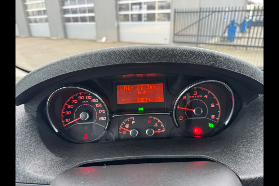 Fiat Ducato 35 2.3 MultiJet Bakwagen Met Laadklep/Meubelbak/Cruise control