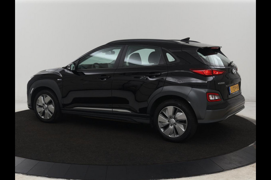 Hyundai Kona EV Comfort 64 kWh | 3-Fase | SOH 100% | Adaptive cruise | Krell Audio | Warmtepomp | Keyless | Parkeerhulp | Digital Cockpit | Climate control