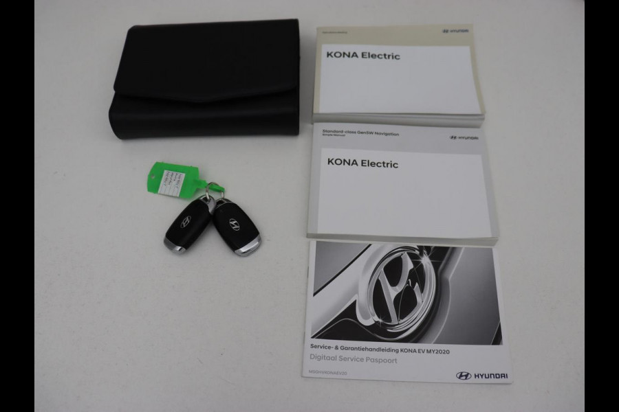 Hyundai Kona EV Comfort 64 kWh | 3-Fase | SOH 100% | Adaptive cruise | Krell Audio | Warmtepomp | Keyless | Parkeerhulp | Digital Cockpit | Climate control