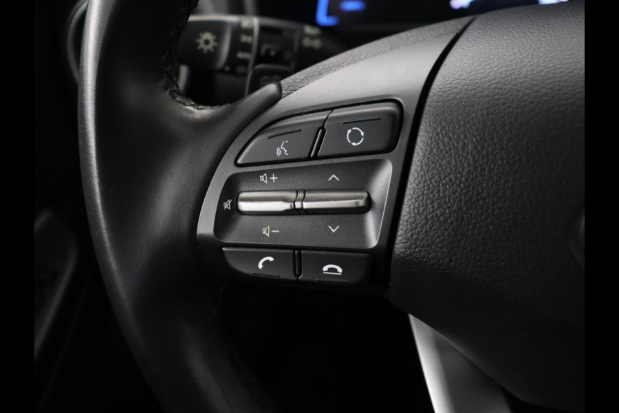 Hyundai Kona EV Comfort 64 kWh | 3-Fase | SOH 100% | Adaptive cruise | Krell Audio | Warmtepomp | Keyless | Parkeerhulp | Digital Cockpit | Climate control