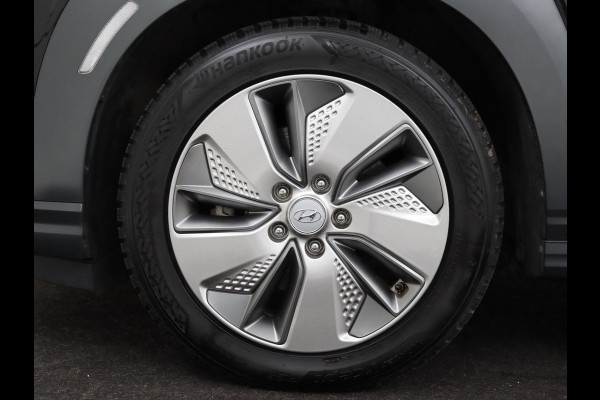 Hyundai Kona EV Comfort 64 kWh | 3-Fase | SOH 100% | Adaptive cruise | Krell Audio | Warmtepomp | Keyless | Parkeerhulp | Digital Cockpit | Climate control