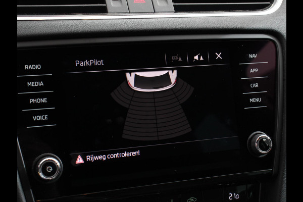 Škoda Octavia Combi 1.0 TSI 115pk Sport Business | Navigatie | Climate Control | Trekhaak | Extra Getint Glas | Lichtmetalen Velgen | Parkeer sensoren