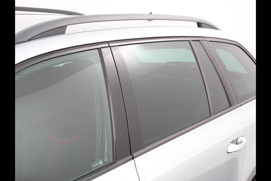 Škoda Octavia Combi 1.0 TSI 115pk Sport Business | Navigatie | Climate Control | Trekhaak | Extra Getint Glas | Lichtmetalen Velgen | Parkeer sensoren