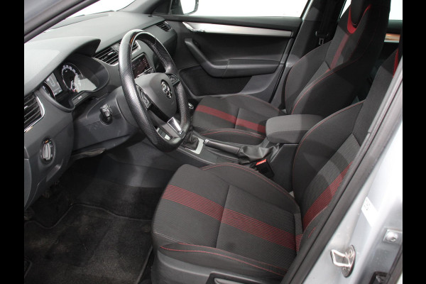 Škoda Octavia Combi 1.0 TSI 115pk Sport Business | Navigatie | Climate Control | Trekhaak | Extra Getint Glas | Lichtmetalen Velgen | Parkeer sensoren