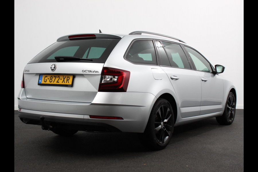 Škoda Octavia Combi 1.0 TSI 115pk Sport Business | Navigatie | Climate Control | Trekhaak | Extra Getint Glas | Lichtmetalen Velgen | Parkeer sensoren