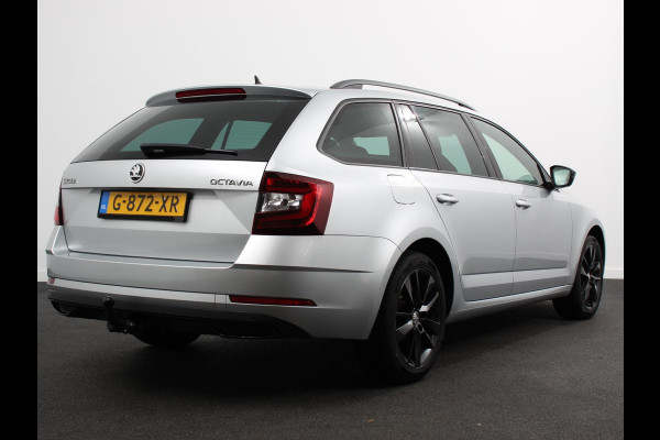 Škoda Octavia Combi 1.0 TSI 115pk Sport Business | Navigatie | Climate Control | Trekhaak | Extra Getint Glas | Lichtmetalen Velgen | Parkeer sensoren