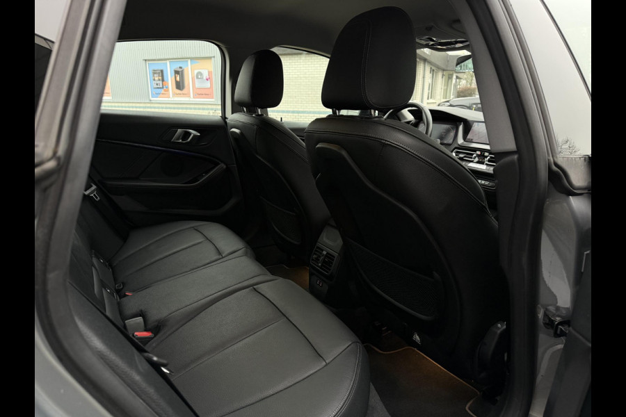 BMW 2 Serie Gran Coupé 218i Aut. Sport Edition | LED | Sport Leder | Navi | Camera |