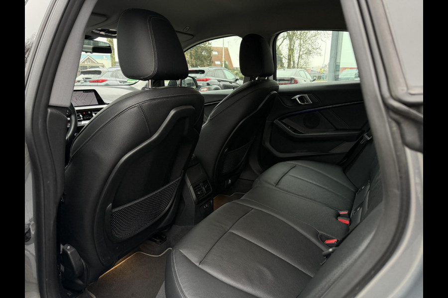 BMW 2 Serie Gran Coupé 218i Aut. Sport Edition | LED | Sport Leder | Navi | Camera |