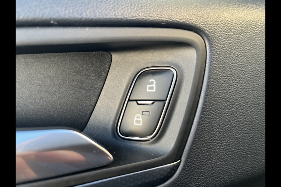 Ford FOCUS Wagon 1.0 EcoB. Active Bns TREKHAAK! WINTERPACK! DESIGNPACK