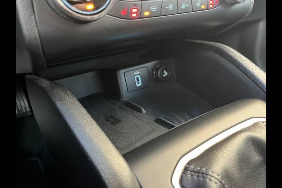 Ford FOCUS Wagon 1.0 EcoB. Active Bns TREKHAAK! WINTERPACK! DESIGNPACK