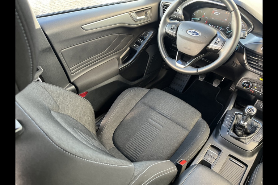 Ford FOCUS Wagon 1.0 EcoB. Active Bns TREKHAAK! WINTERPACK! DESIGNPACK
