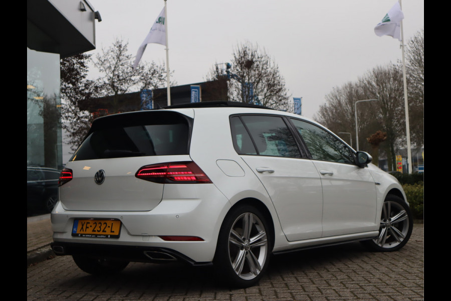 Volkswagen Golf 1.5 TSI Highline R-Line // Dealeronderhouden