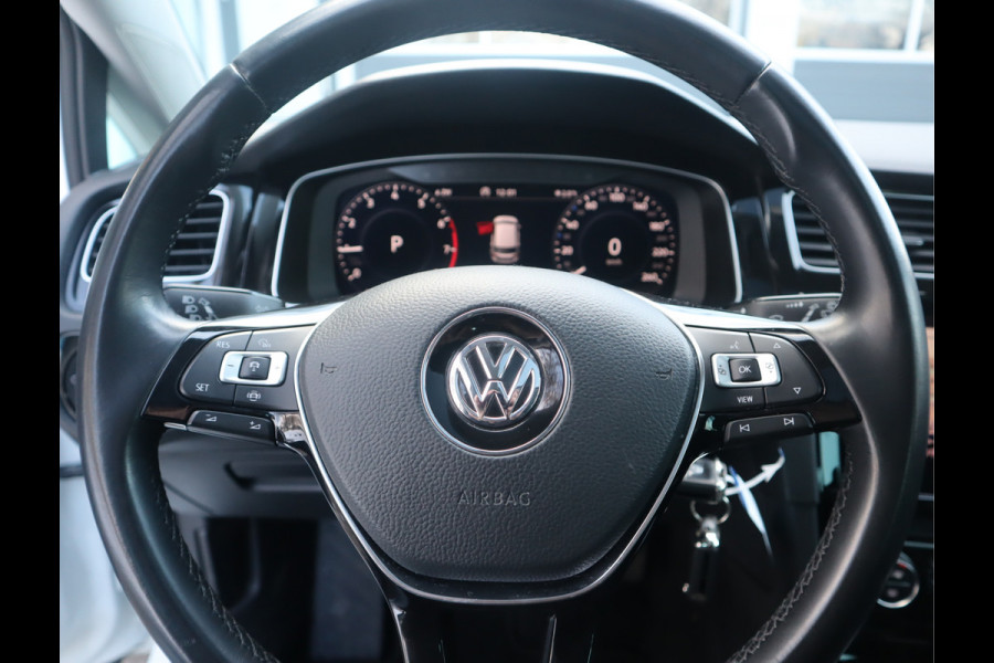 Volkswagen Golf 1.5 TSI Highline R-Line // Dealeronderhouden