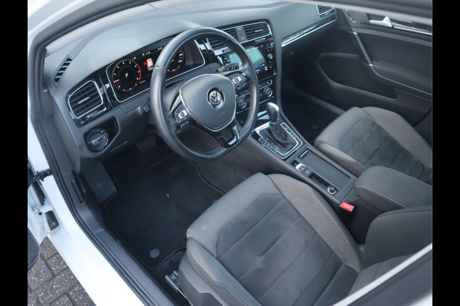 Volkswagen Golf 1.5 TSI Highline R-Line // Dealeronderhouden